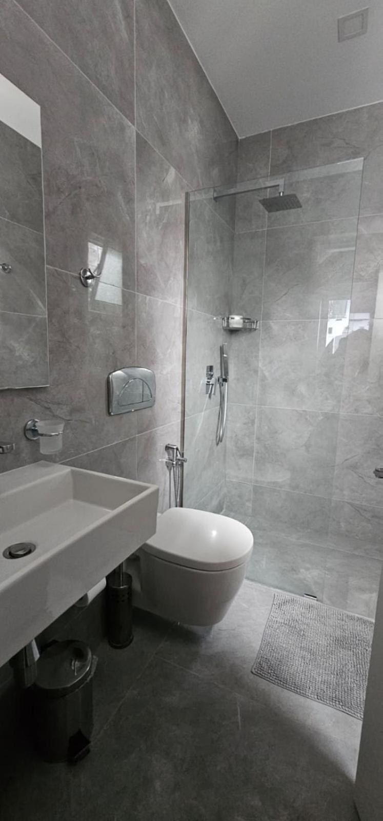 Hotel Edina Apartments By Hp Sarandë Buitenkant foto