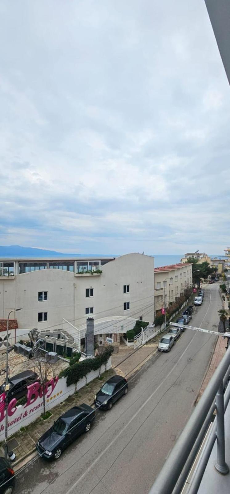 Hotel Edina Apartments By Hp Sarandë Buitenkant foto