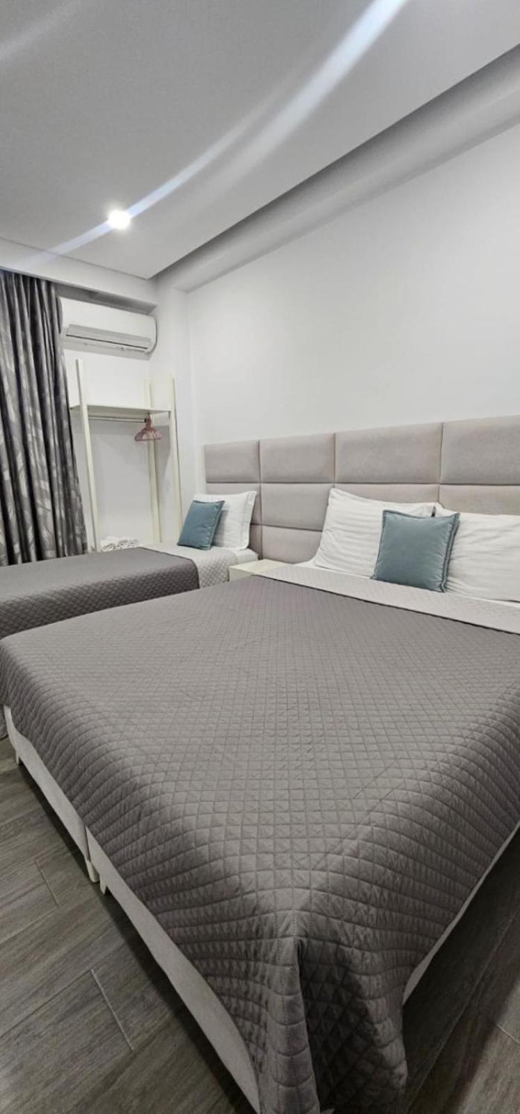 Hotel Edina Apartments By Hp Sarandë Buitenkant foto