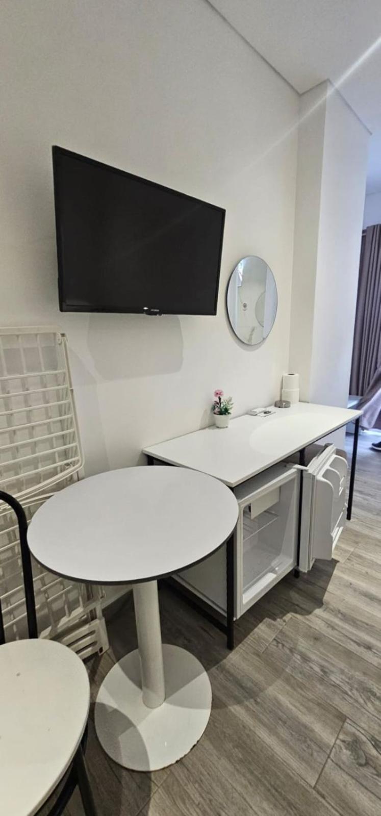 Hotel Edina Apartments By Hp Sarandë Buitenkant foto
