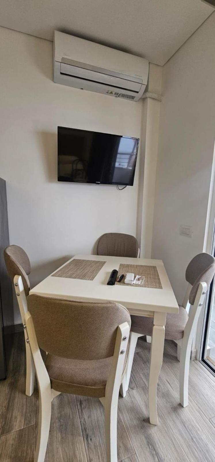 Hotel Edina Apartments By Hp Sarandë Buitenkant foto