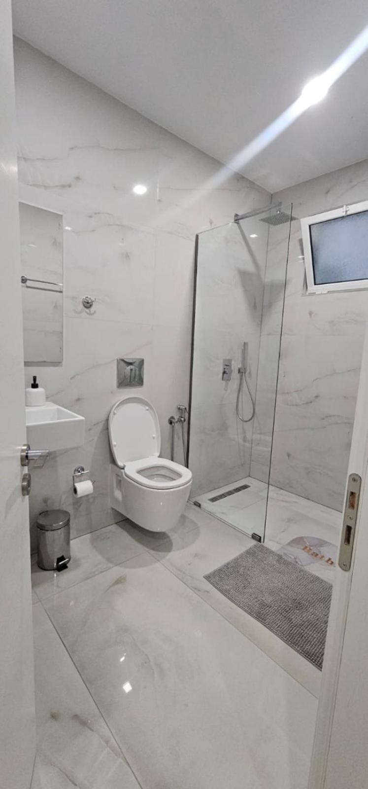Hotel Edina Apartments By Hp Sarandë Buitenkant foto